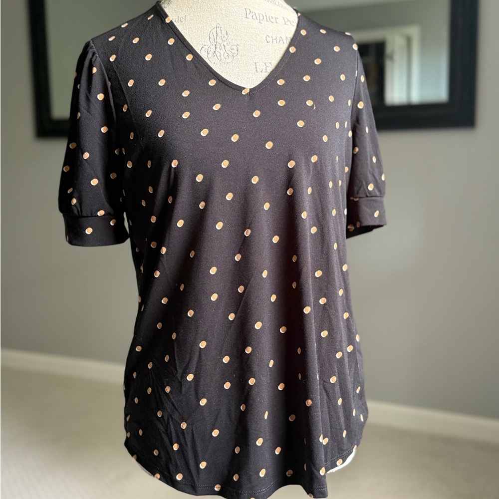 Adrianna Papell Black V-Neck Polka Dot Blouse Size M